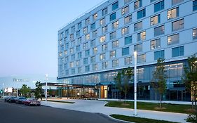 Courtyard By Marriott Montreal Laval